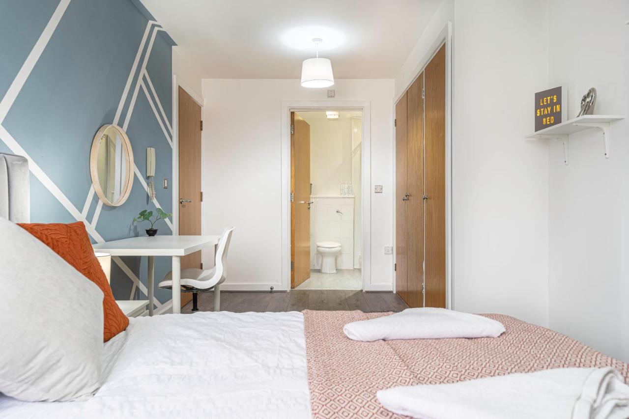 Jkg Property Solutions Presents Cosy City Apartment Coventry Exterior foto