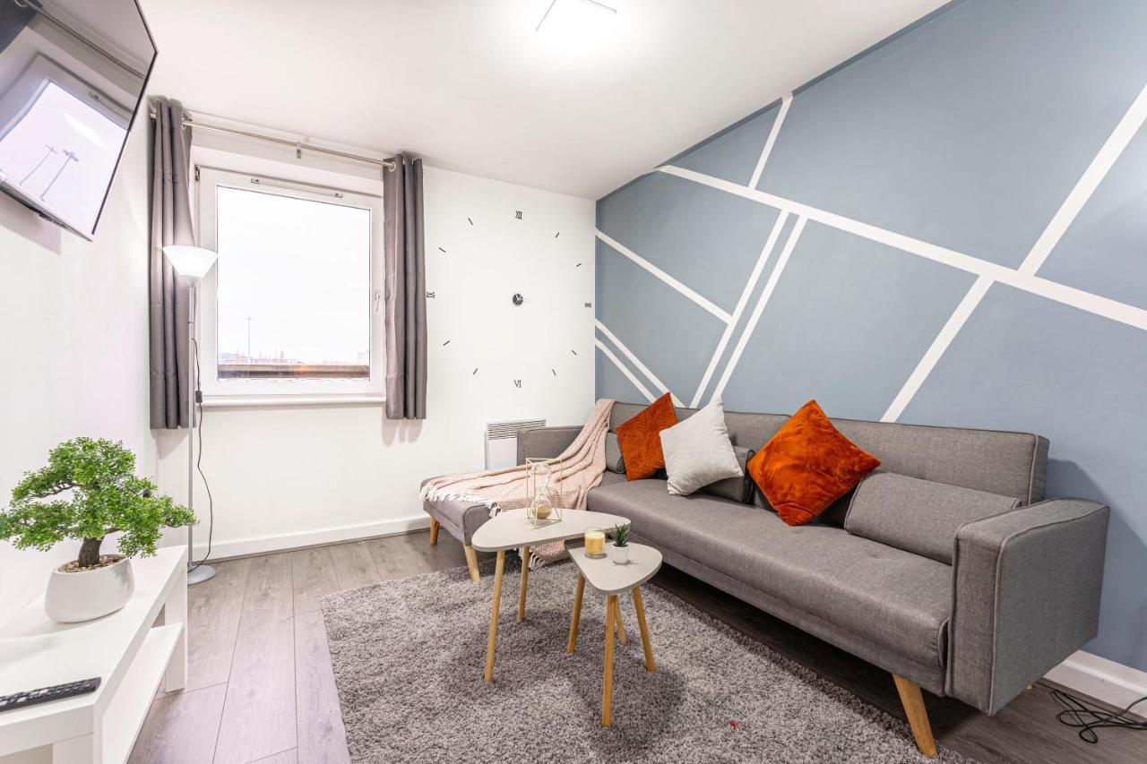 Jkg Property Solutions Presents Cosy City Apartment Coventry Exterior foto