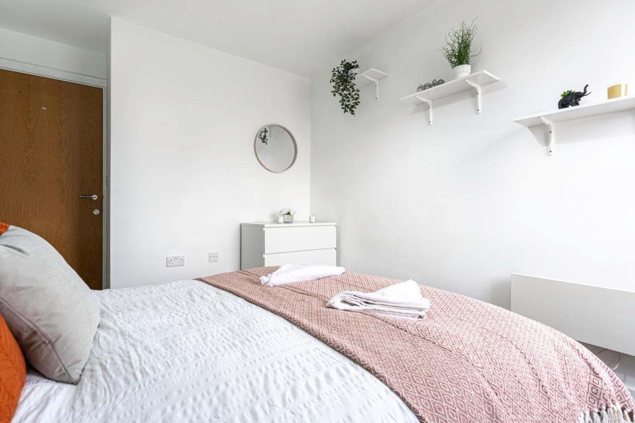 Jkg Property Solutions Presents Cosy City Apartment Coventry Exterior foto